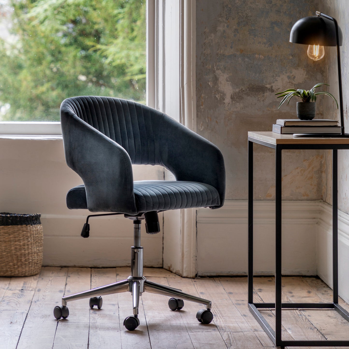 Murray Swivel Chair | Charcoal Velvet