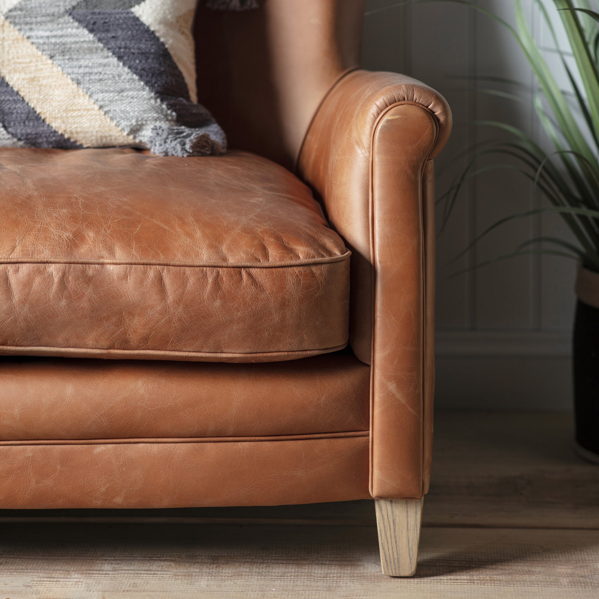 Usher Sofa | Vintage Brown Leather 