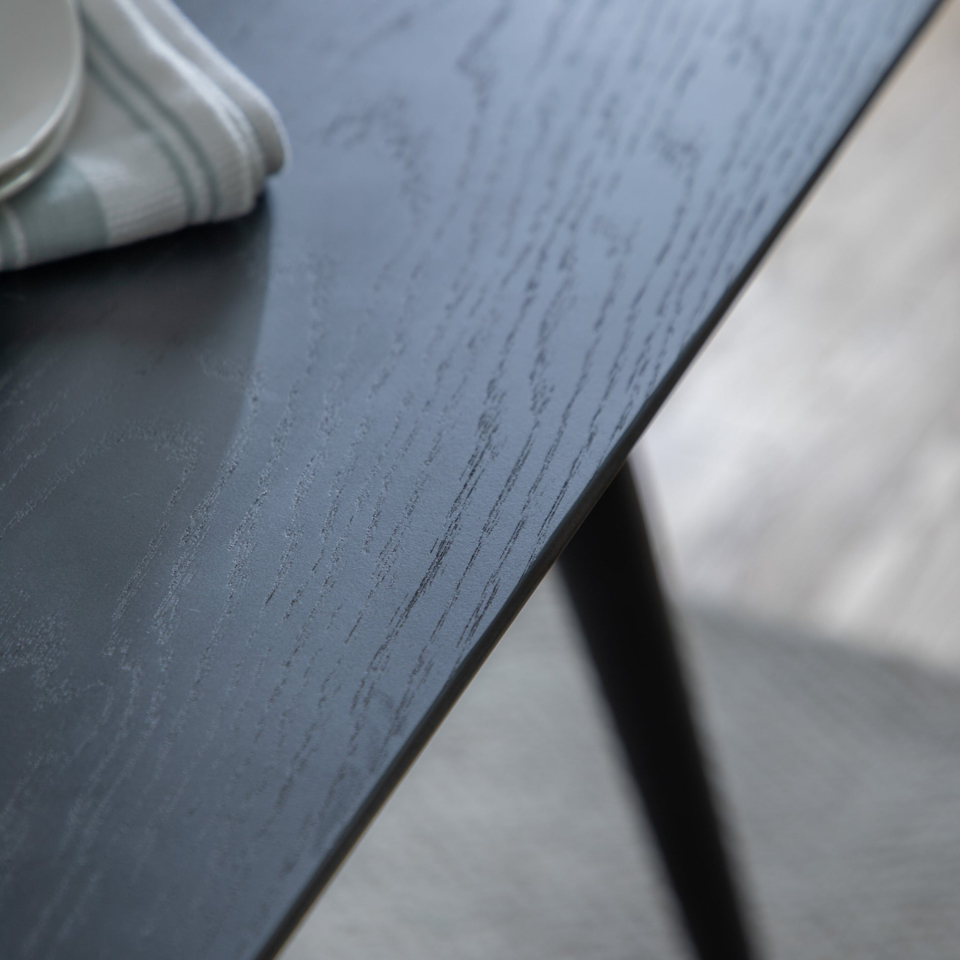 Logan Dining Table | Black 