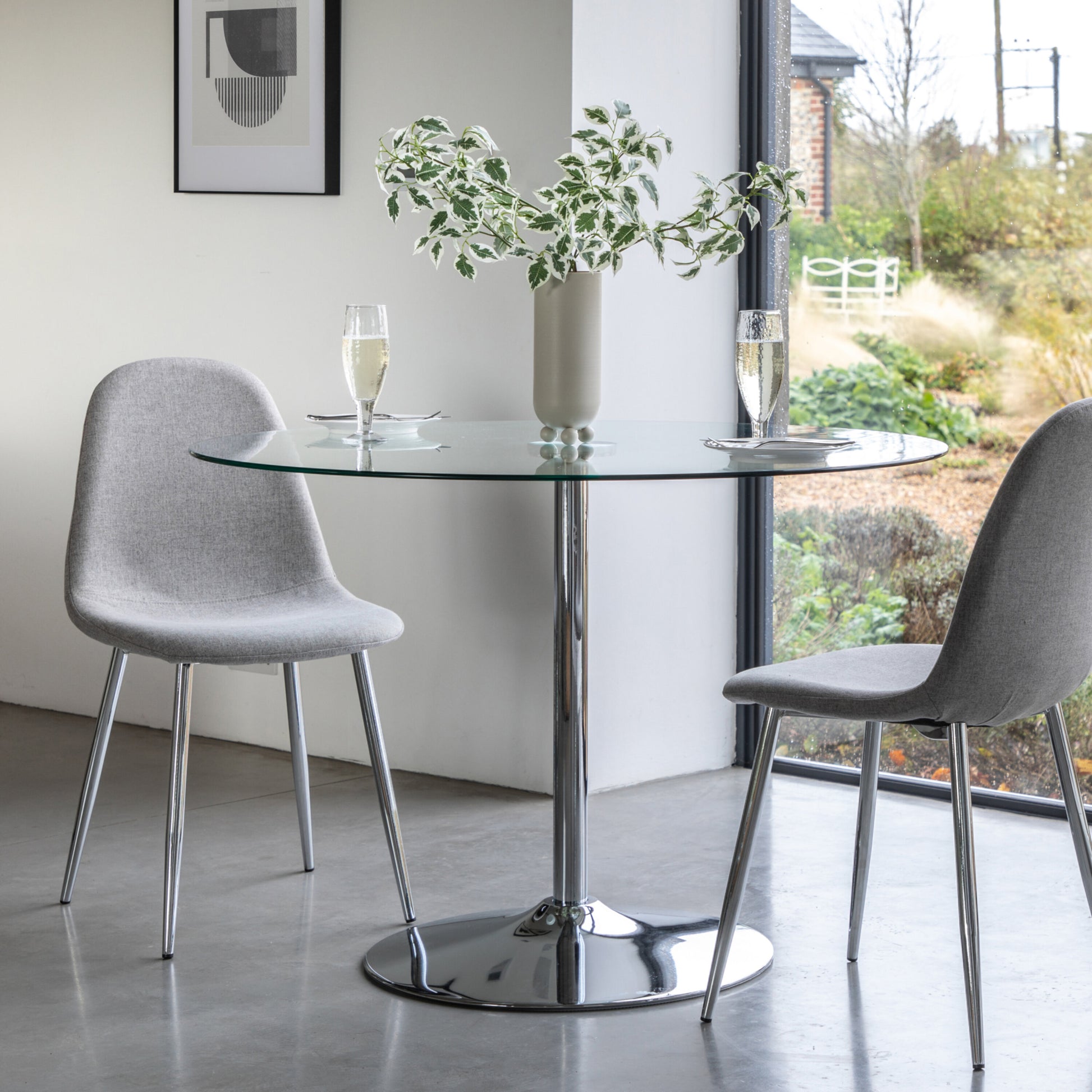 Newham Round Dining Table | Clear Glass 