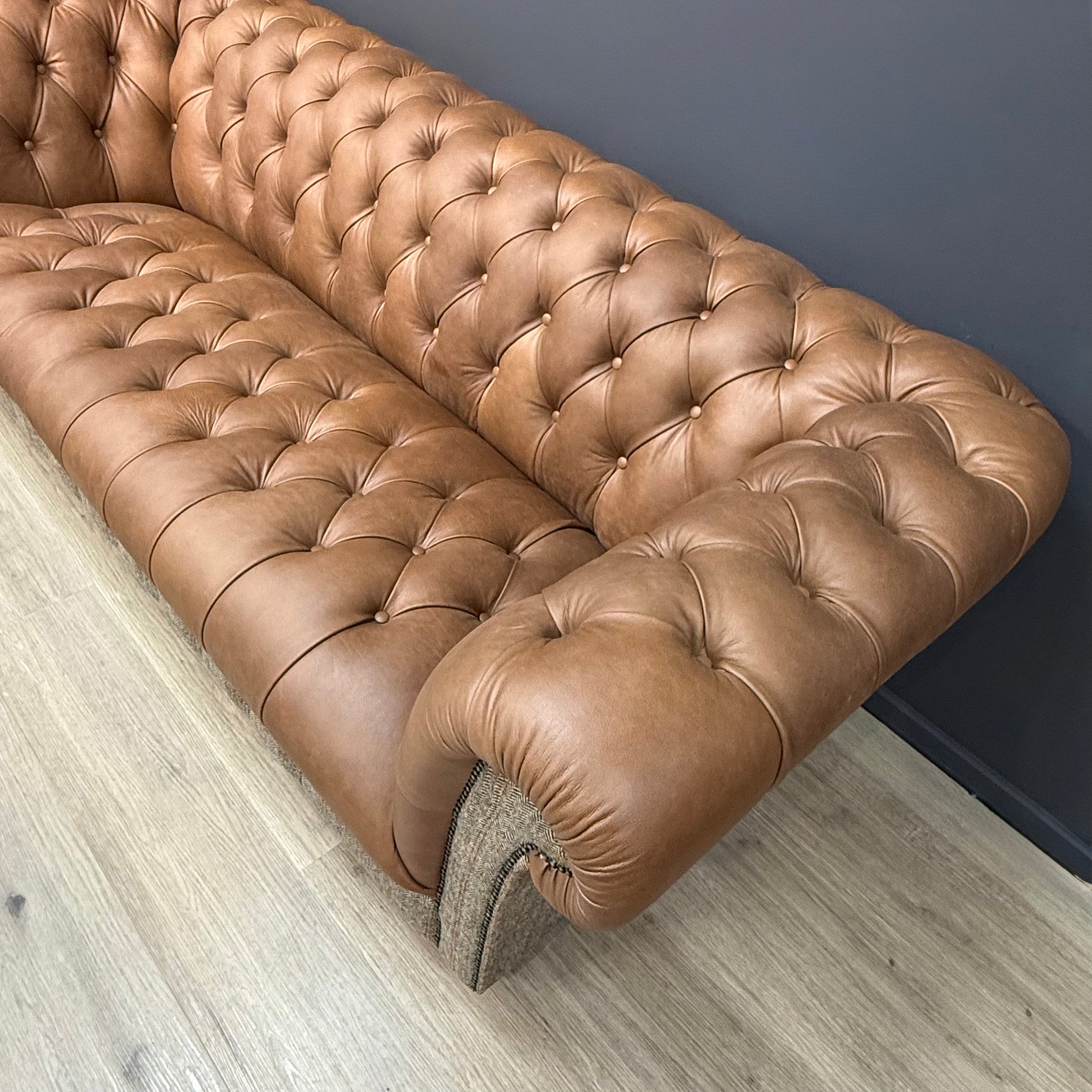 Buck Harris Buck Harris Tweed Chesterfield Sofa | Rydan – Rydan Interiors
