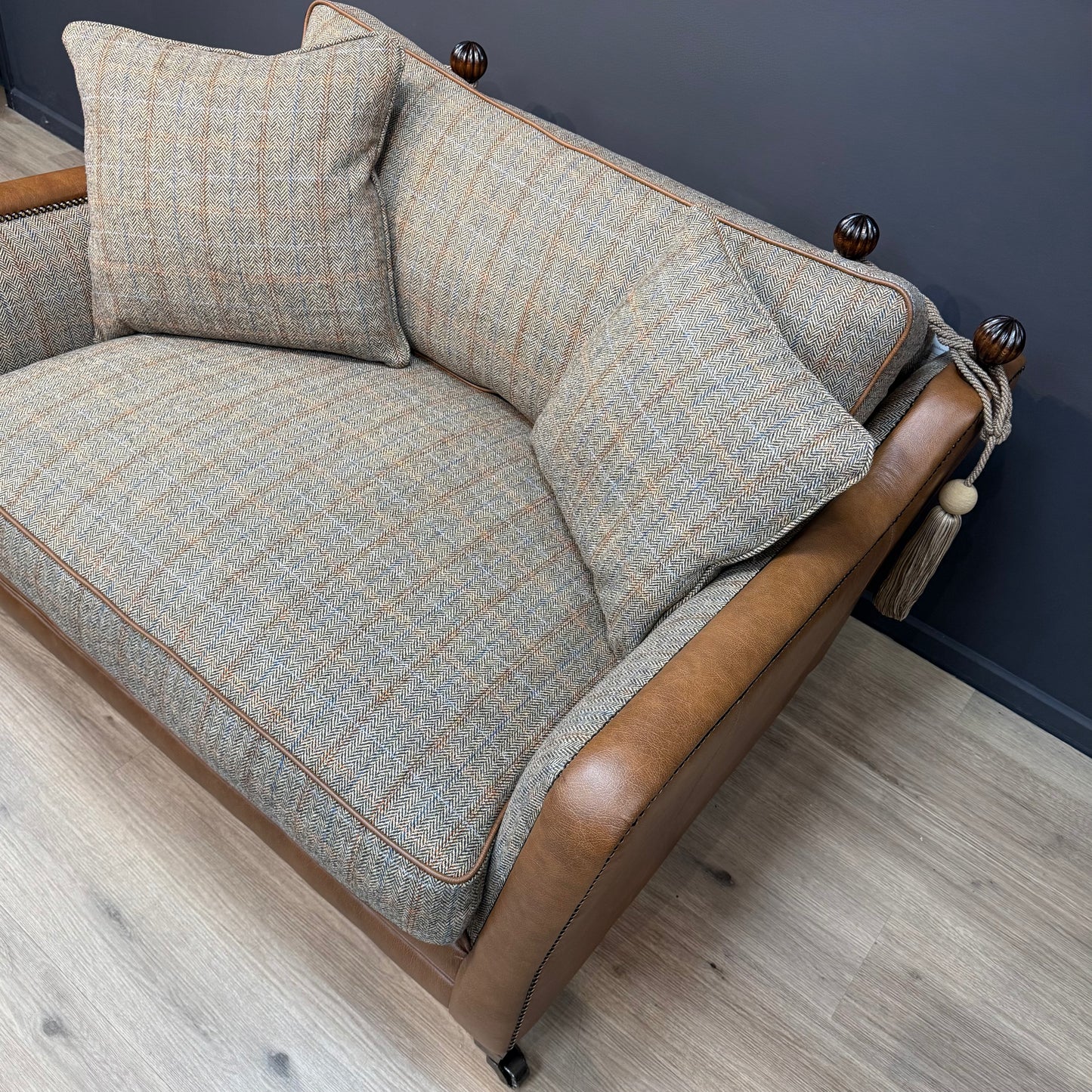 Balmoral Traditional Harris Tweed Sofa | Snuggler