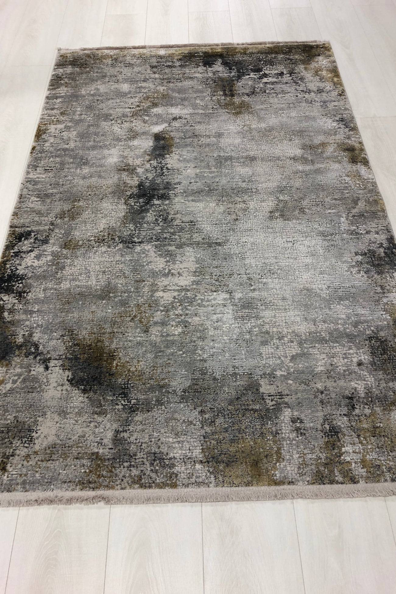 Toros Illusion Luxury Rug | Frost Grey