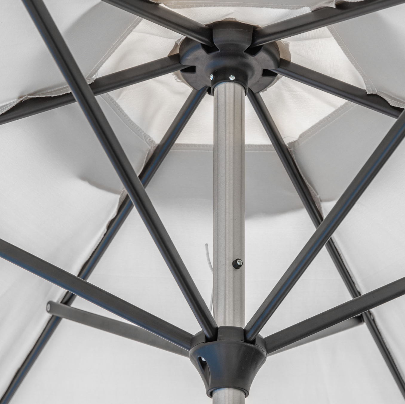 Vazzano 2.7m Parasol Grey