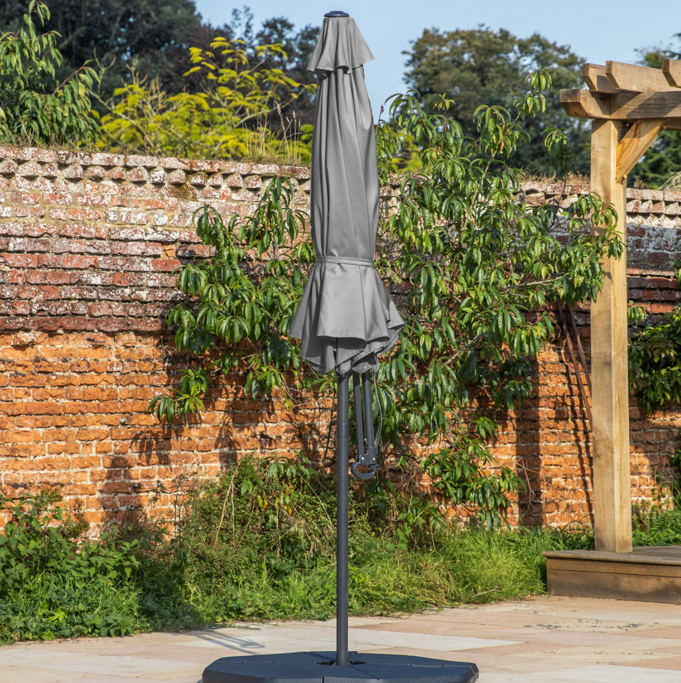Vazzano 3m Cantilever Parasol Grey
