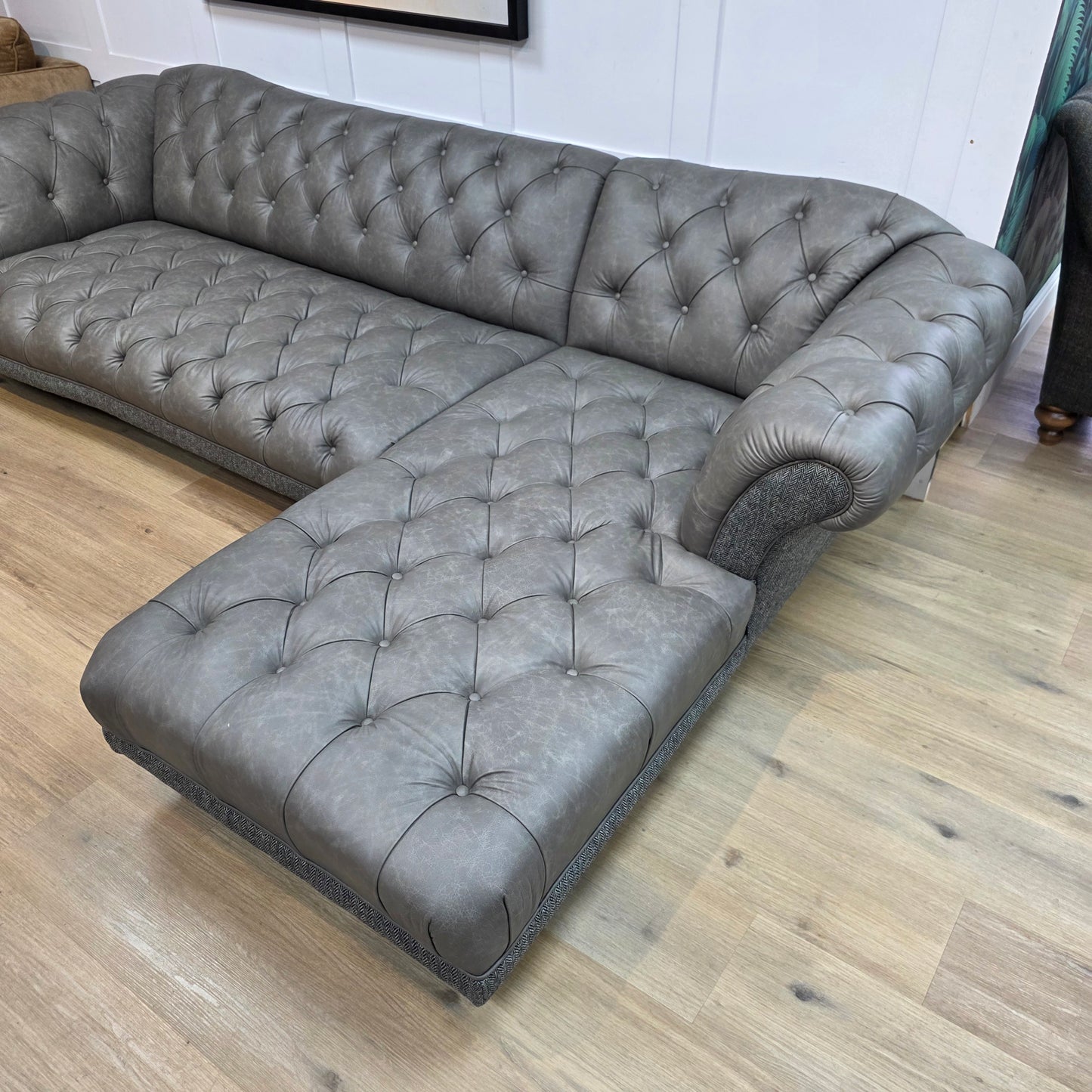 Oskar Chaise Chesterfield - Grey Leather | Model 18